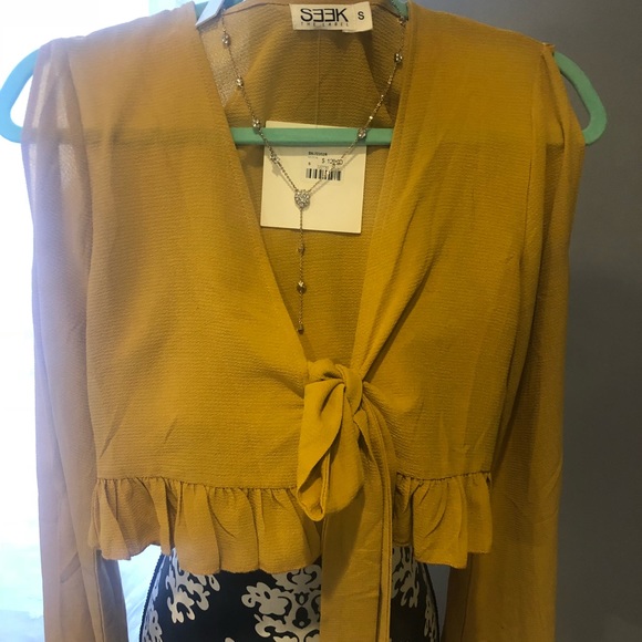 LF store convertible crop top! - Picture 5 of 8